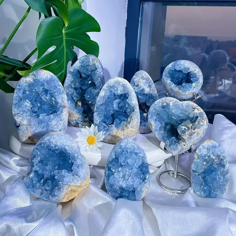 Celestite Crystal Cluster, 1 Count Natural Crystal Stone, Healing Crystal Stone, Home Decor, Desktop Ornament, Energy Crystal, Suitable for Aquarium Decoration