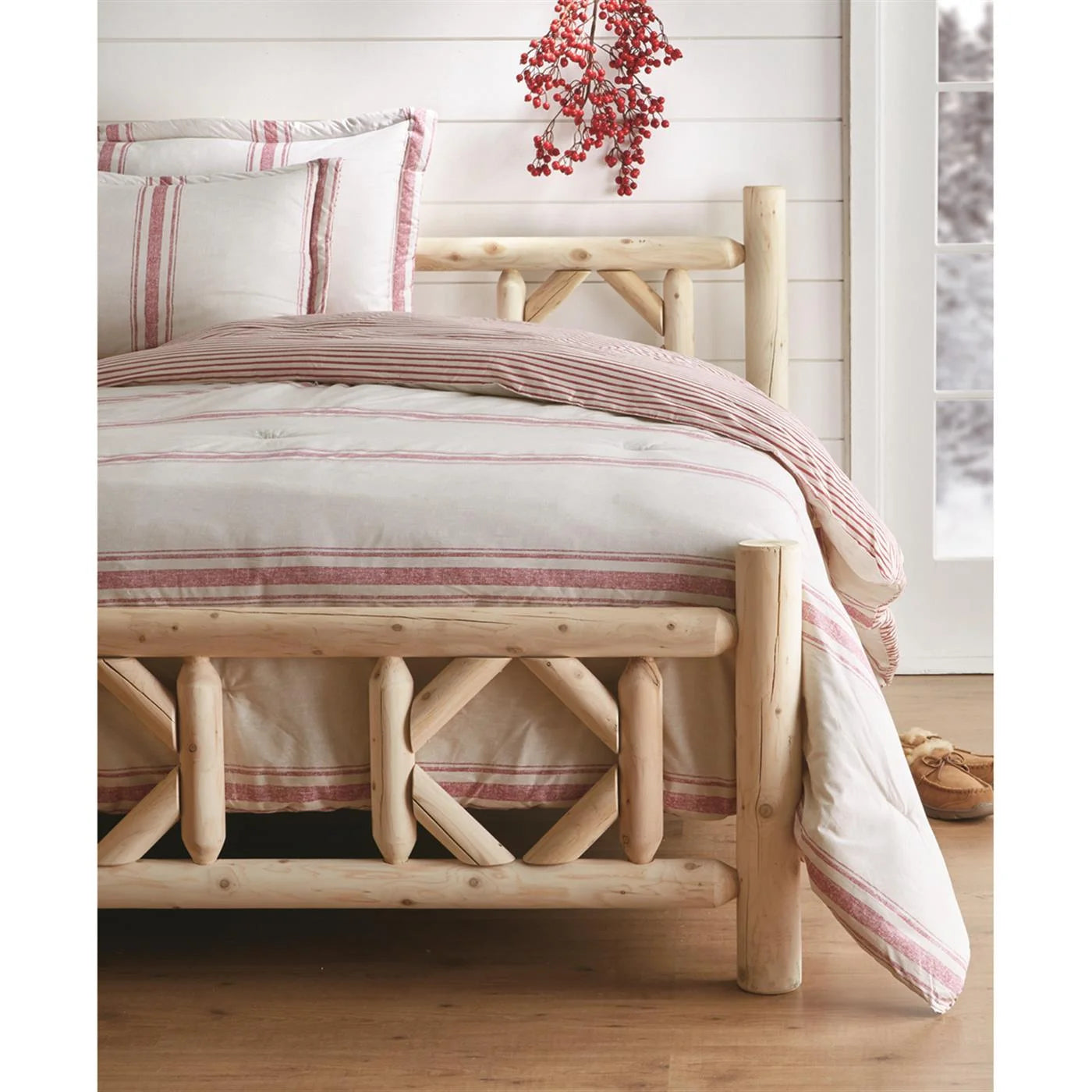 Diamond North American Cedar Log Bed, Queen